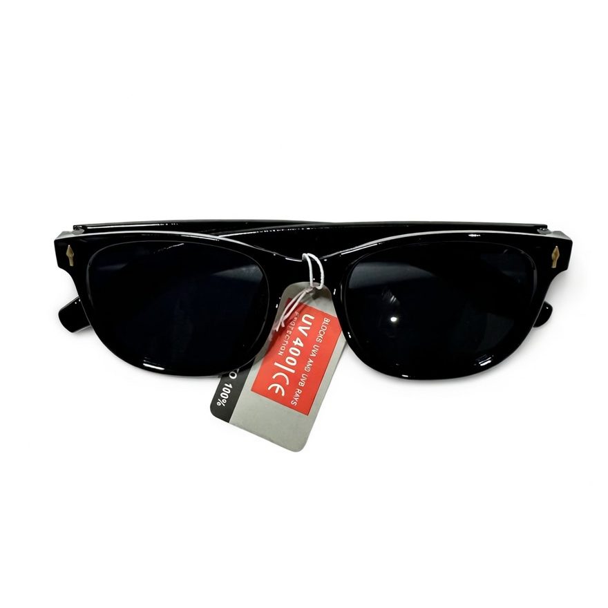 Protect your eyes in style with these Stylish Sunglasses, designed with UV protection and a modern fashionable look. Perfect for daily wear, travel, outdoor activities, and casual styling for both men and women.