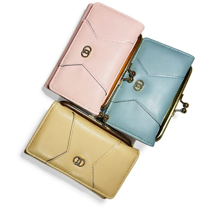 Stay stylish with this Trendy Ladies Purse, designed for modern fashion lovers. Perfect for casual outings, shopping, and daily use with a lightweight and fashionable design.
