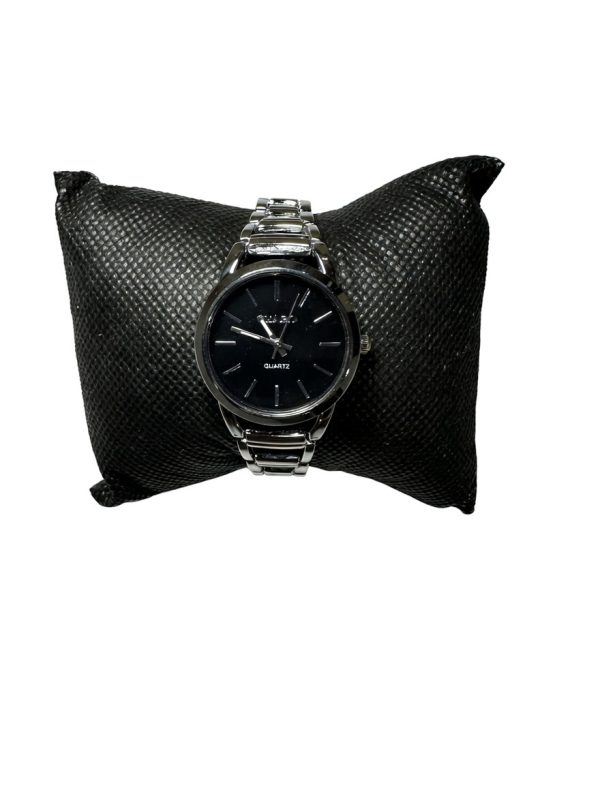 Upgrade your style with this Stylish Men's Wrist Watch, designed for modern men who value both fashion and functionality. Perfect for daily wear, office, and special occasions.